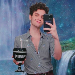 Meet your Posher, Cameron